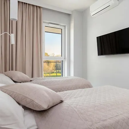 Modern Near The Sea With Parking & Air Conditioning By Renters Apartman *